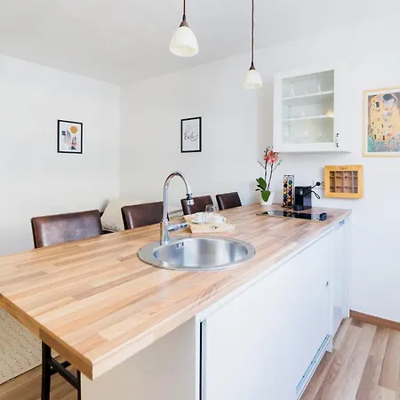 M&a Apartment *