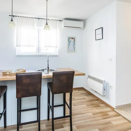 M&a Apartment